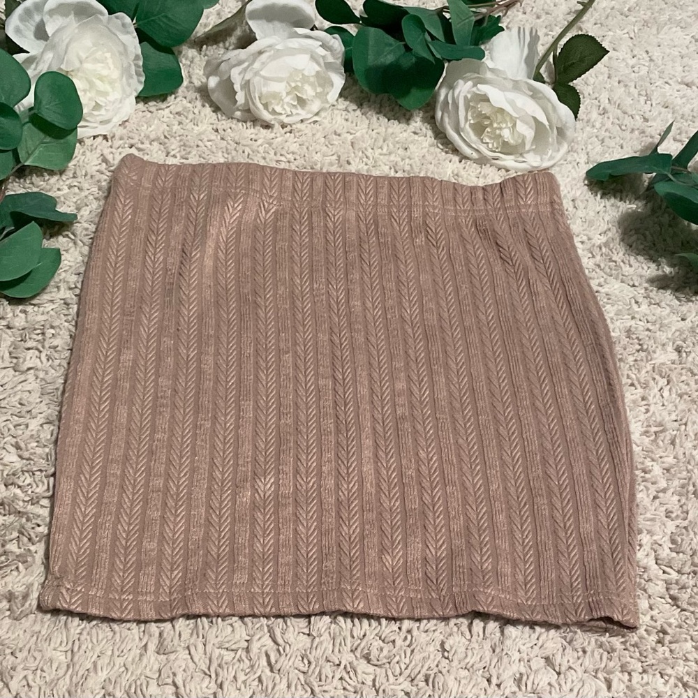 Skirt and crop top, very soft, size 2/XS